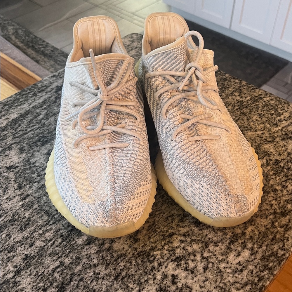 Yeezy Boost 350 V2 “Cloud White” 2019 - Picture 4 of 8